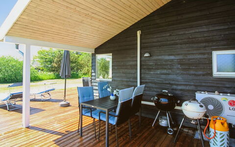 Hampus - 500M from the Sea: Architecture, Toit, Domicile, Composite, Daylighting, Siding, Allée