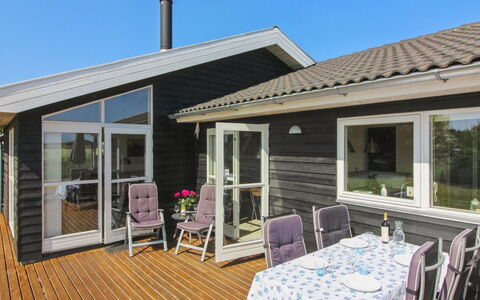 Hampus - 500M from the Sea: Architecture, Toit, Domicile, Composite, Daylighting, Siding, Allée