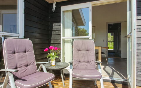 Hampus - 500M from the Sea: Architecture, Toit, Domicile, Composite, Daylighting, Siding, Allée