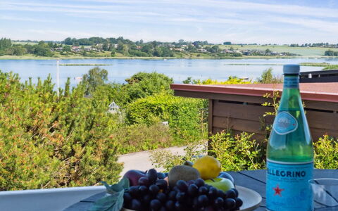 Eleana - 300M to the Fjord: Maison, Domicile, Chalet, Biens, Cour, Ferme, Siding, Batiments Jardin, Porche