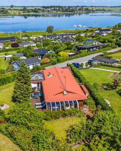 Eleana - 300M to the Fjord