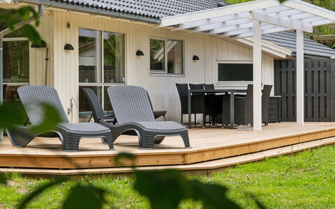 Juke - 425M from the Sea: Chalet, Domicile, Maison, Toit, Porche, Biens, Siding, Batiments Jardin, Ferme, Cour