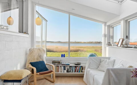 Velika - 25M to the Fjord: Meubles, Design Intérieur, Sol, Bois, Sol, Plafond, Parquet, Chaise, Table, Éclairage
