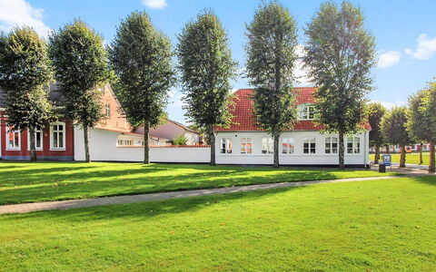Reeta - 32Km from the Sea: Toit, Maison, Lot Terre, Domicile, Chalet, Biens, Batiments Jardin, Ombre, Cabane En Rondins, Aménagement Paysager