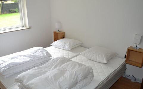 Claudia: Lit, Chambre, Meubles, Bois, Literie, Sol, Drap De Lit, Sol, Textile, Linge
