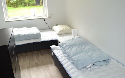 Claudia: Lit, Chambre, Sol, Sol, Literie, Drap De Lit, Meubles, Cadre De Lit, Linge, Pièce