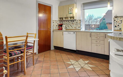 Claudia: Sol, Cuisine, Sol, Design Intérieur, Principaux Appliance, Appareil De Cuisine, Comptoir, Bois, Meubles, Plafond