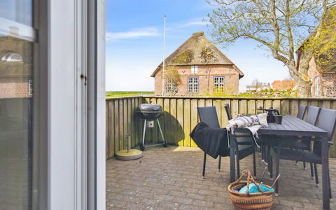 Adine - 13Km from the Sea: Bleu, Arbuste, Chalet, Couverture De Sol, Jardin, Biens, Ombre, Aménagement Paysager, Ferme, Eco Hôtel