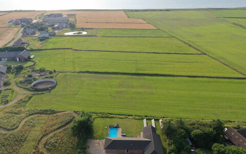 Stefania - 700M from the Sea: Maison, Domicile, Porte, Toit, Chalet, Biens, Jardin, Ombre, Siding, Cour