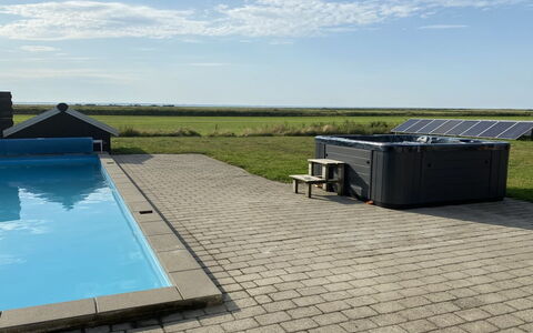 Stefania - 700M from the Sea: Maison, Domicile, Porte, Toit, Chalet, Biens, Jardin, Ombre, Siding, Cour