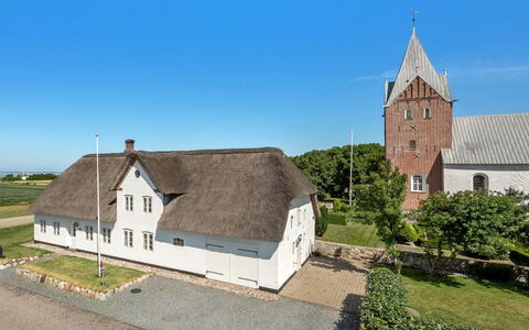 Ejna: Bleu, Arbuste, Chalet, Couverture De Sol, Jardin, Biens, Ombre, Aménagement Paysager, Ferme, Eco Hôtel