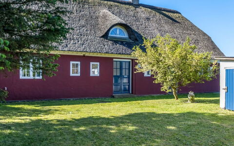 Kielo - 10Km from the Sea: Biens, Ferme