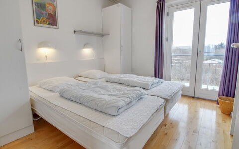Arngerus: Sol, Design Intérieur, Lit, Chambre, Bois, Sol, Plafond, Drap De Lit, Meubles, Literie