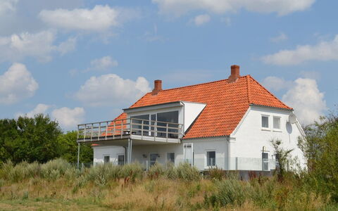 Ammy - 7.5Km from the Sea: Zone Résidentielle, Toit, Banlieue, Allée, Biens, Cheminée