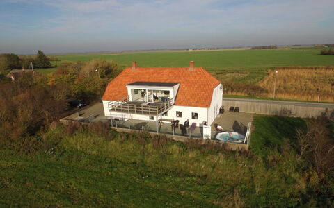 Ammy - 7.5Km from the Sea: Biens, Ferme