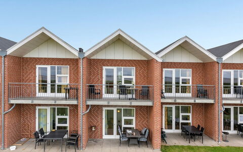 Sofija: Bleu, Arbuste, Chalet, Couverture De Sol, Jardin, Biens, Ombre, Aménagement Paysager, Ferme, Eco Hôtel
