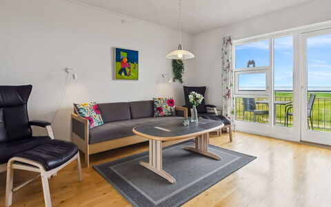 Sofija: Meubles, Sol, Bois, Sol, Design Intérieur, Table, Parquet, Pièce, Chaise, Salon