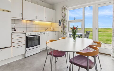Sofija: Sol, Design Intérieur, Sol, Meubles, Plafond, Pièce, Appartement, Table Cuisine Et Salle A Manger, Chaise, Salle À Manger