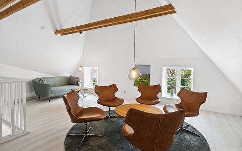 Thordis: Toit, Maison, Domicile, Chalet, Porte, Siding, Plate-Forme, Porche, Planche, Dur