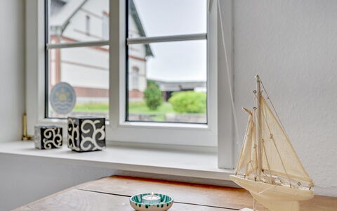 Elma - 24Km from the Sea: Toit, Maison, Lot Terre, Domicile, Chalet, Biens, Batiments Jardin, Ombre, Cabane En Rondins, Aménagement Paysager