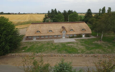 Alitta - 27Km from the Sea: Toit, Domicile, Chalet, Siding, Ombre, Ferme, Biens, Allée, Batiments Jardin, Cour