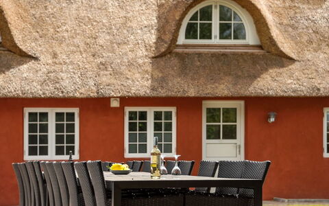 Alitta - 27Km from the Sea: Toit, Domicile, Chalet, Siding, Ombre, Ferme, Biens, Allée, Batiments Jardin, Cour