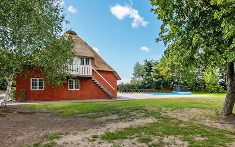 Alitta - 27Km from the Sea: Toit, Maison, Lot Terre, Domicile, Chalet, Biens, Batiments Jardin, Ombre, Cabane En Rondins, Aménagement Paysager