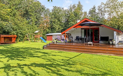 Carlene - 25Km from the Sea: Meubles, Design Intérieur, Sol, Bois, Sol, Plafond, Parquet, Chaise, Table, Éclairage