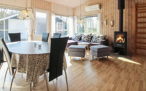 Edy - 25Km from the Sea: Meubles, Sol, Design Intérieur, Bois, Parquet, Sol, Plafond, Salon, Domicile, Revêtement De Sol Stratifié