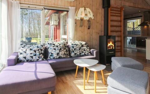 Edy - 25Km from the Sea: Bois, Meubles, Design Intérieur, Sol, Domicile, Salon, Parquet, Sol, Pièce, Plafond