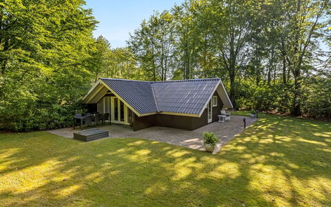 Jaakoppi - 25Km from the Sea: Toit, Domicile, Chalet, Biens, Batiments Jardin, Ferme, Ombre, Pelouse, Cabanon, Aménagement Paysager