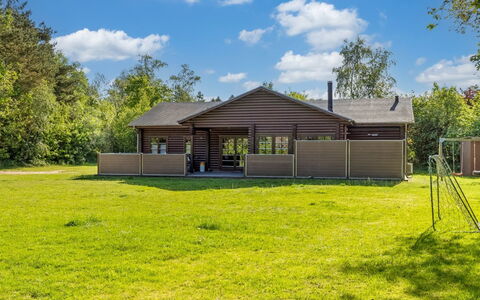 Frederica - 30Km from the Sea: Herbe, Domicile, Maison, Arbuste, Toit, Chalet, Lot Terre, Jardin, Siding
