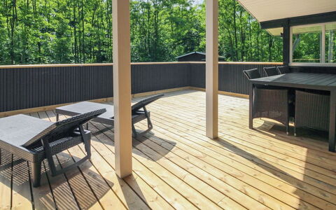 Jutta - 28Km from the Sea: Bois, Parquet, Sol, Sol, Dur, Plate-Forme, Tache De Bois, Porche, Planche, Ombre