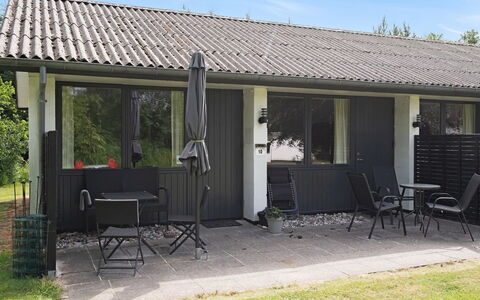 Wisti - 20Km from the Sea: Maison, Toit, Domicile, Chalet, Cabanon, Batiments Jardin, Siding, Cour, Cabane En Rondins, Cabane