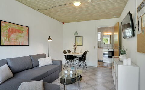 Wisti - 20Km from the Sea: Maison, Toit, Domicile, Chalet, Cabanon, Batiments Jardin, Siding, Cour, Cabane En Rondins, Cabane