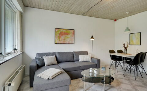 Wisti - 20Km from the Sea: Maison, Toit, Domicile, Chalet, Cabanon, Batiments Jardin, Siding, Cour, Cabane En Rondins, Cabane