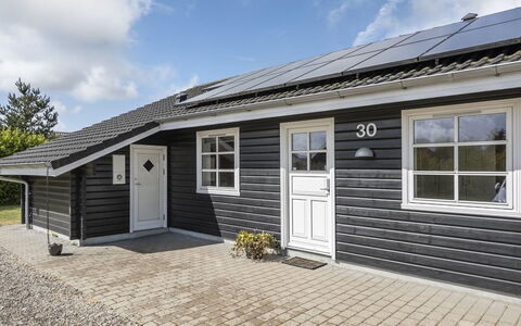 Fenja - 500M to the Fjord: Maison, Domicile, Zone Résidentielle, Toit, Chalet, Lot Terre, Biens, Cour, Jardin, Siding