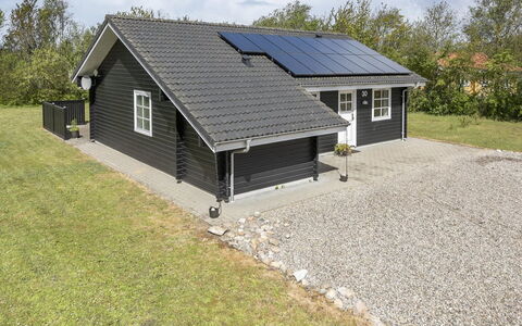 Fenja - 500M to the Fjord: Maison, Domicile, Zone Résidentielle, Toit, Chalet, Lot Terre, Biens, Cour, Jardin, Siding