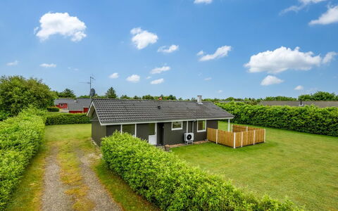 Picabo - 750M to the Fjord: Maison, Toit, Domicile, Chalet, Zone Rurale, Pelouse, Biens, Ferme, Jardin, Cour