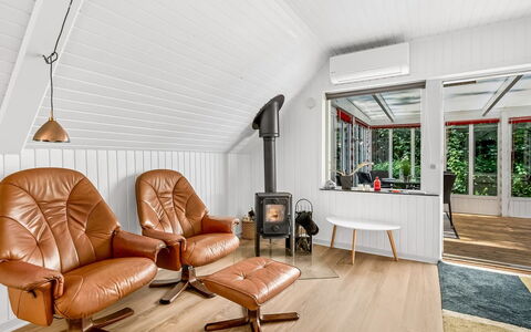Dorthe - 300M to the Fjord: Meubles, Design Intérieur, Sol, Bois, Sol, Plafond, Parquet, Chaise, Table, Éclairage
