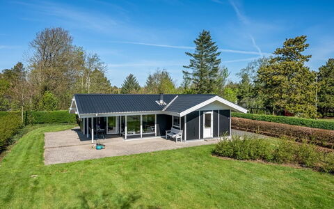 Sigbrith - 350M to the Fjord: Meubles, Design Intérieur, Sol, Bois, Sol, Plafond, Parquet, Chaise, Table, Éclairage