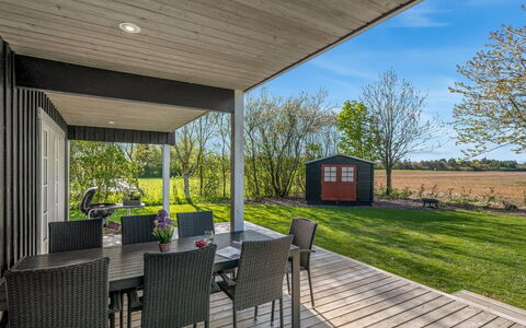 Adelia - 850M to the Fjord: Bois, Porche, Domicile, Lot Terre, Jardin, Porte, Plate-Forme, Chalet, Ombre, Batiments Jardin