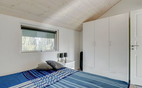 Ingward - 300M to the Fjord: Design Intérieur, Plafond, Bois, Sol, Sol, Meubles, Pièce, Éclairage, Chambre, Lit