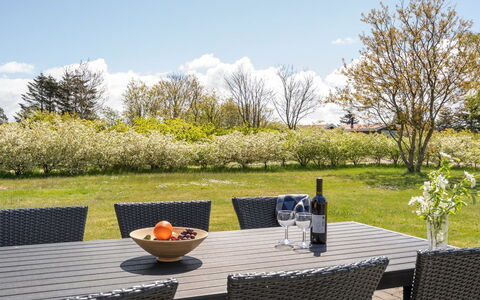 Ingward - 300M to the Fjord: Meubles, Table, Mobilier De Jardin, Chaise, Tableau De Plein Air, Lot Terre, Jardin, Table Cuisine Et Salle A Manger, Ombre, Pelouse