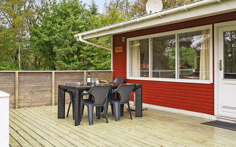 Leny - 450M to the Fjord: Bois, Porte, Meubles, Porche, Tache De Bois, Siding, Domicile, Dur, Chalet, Ombre