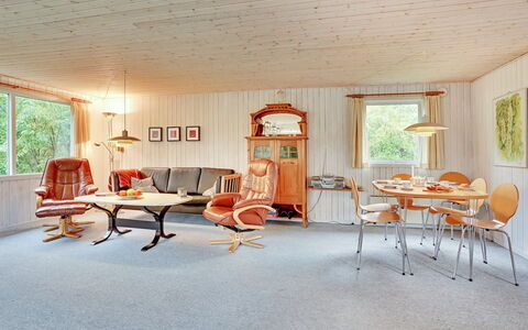 Leny - 450M to the Fjord: Meubles, Design Intérieur, Bois, Plafond, Sol, Sol, Chaise, Luminaire, Pièce, Salon