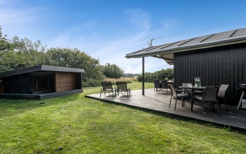 Holm - 700M to the Fjord: Chalet, Domicile, Maison, Toit, Porche, Biens, Siding, Batiments Jardin, Ferme, Cour