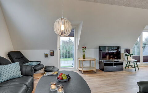 Timotej - 75M to the Fjord: Design Intérieur, Meubles, Sol, Bois, Plafond, Sol, Domicile, Éclairage, Salon, Pièce