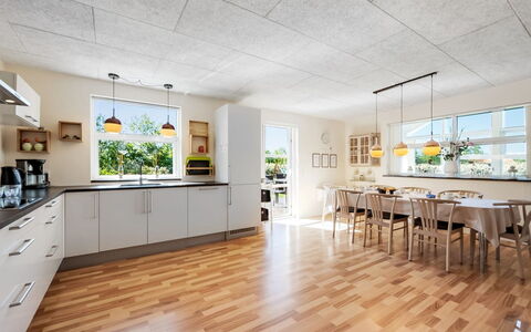 Hedevig - 800M to the Fjord: Meubles, Design Intérieur, Sol, Bois, Sol, Plafond, Parquet, Chaise, Table, Éclairage