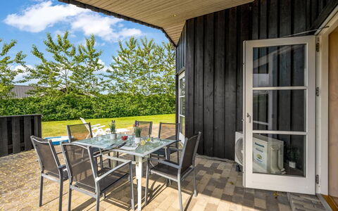 Saara - 700M to the Fjord: Meubles, Design Intérieur, Chaise, Sol, Table, Recours, Sol, Plafond, Pièce, Eco Hôtel